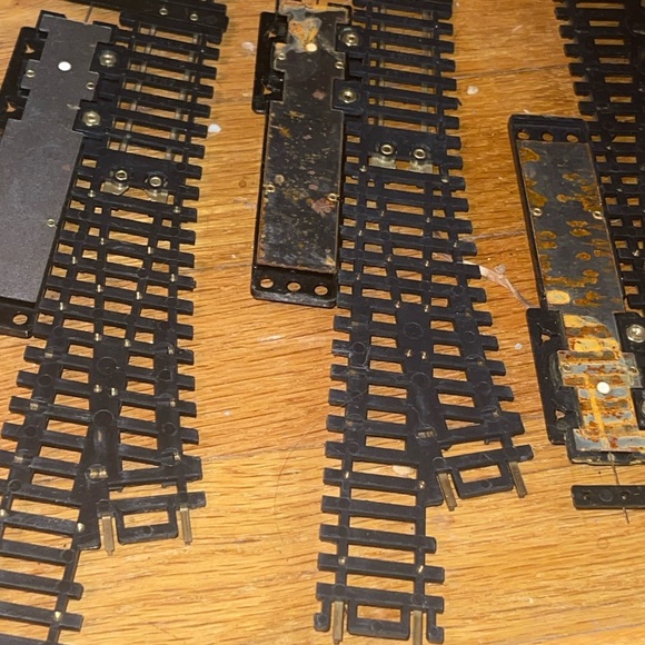 H0 SCALE TRUE-TRACK SNAP-SWITCHES(3) one right/2 left - Picture 9 of 10